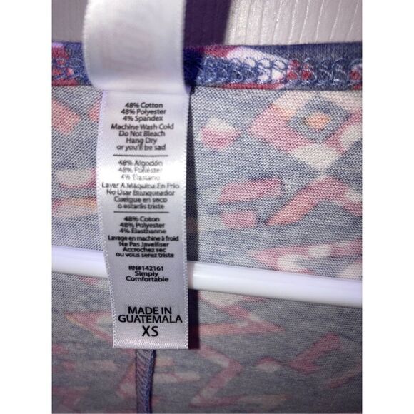 💕3/$30💕 LuLaRoe Perfect T Blue with Red and Pink Aztec Designs - Picture 6 of 9